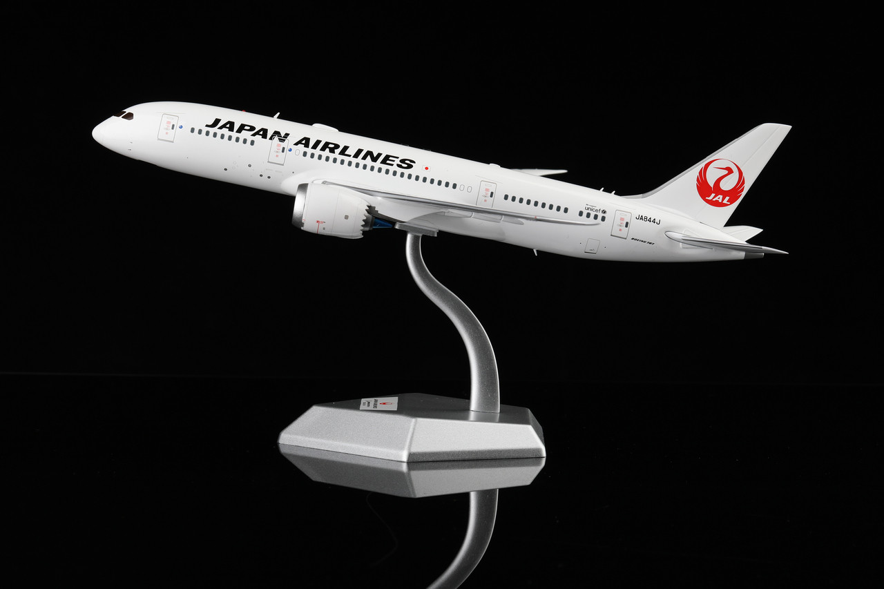 B-Models 日本航空 JAL B787-8 JA823J 1:200 B-Models JAL B787-8