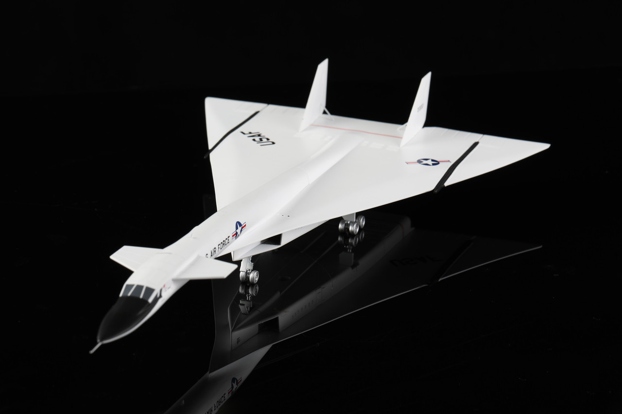 未使用 DRAGON XB-70 VALKYRIE AV-1 NASA 戦闘機 Dragon Wings NASA XB 70 Valkyrie AV 1 1/200 Scale Model with