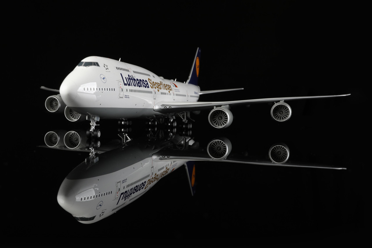 航空機・ヘリコプター SQ Wings 1:200 Lufthansa B747-8 D-ABYT Lufthansa Boeing 747-8 D-ABYT – Scale 1:200 – SQ Wings