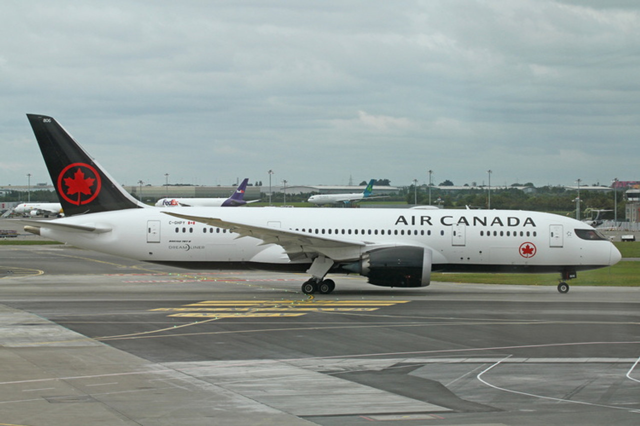 AIR CANADA B787-8　1/160 Air Canada Boeing 787-8 Dreamliner - Star Alliance Virtual