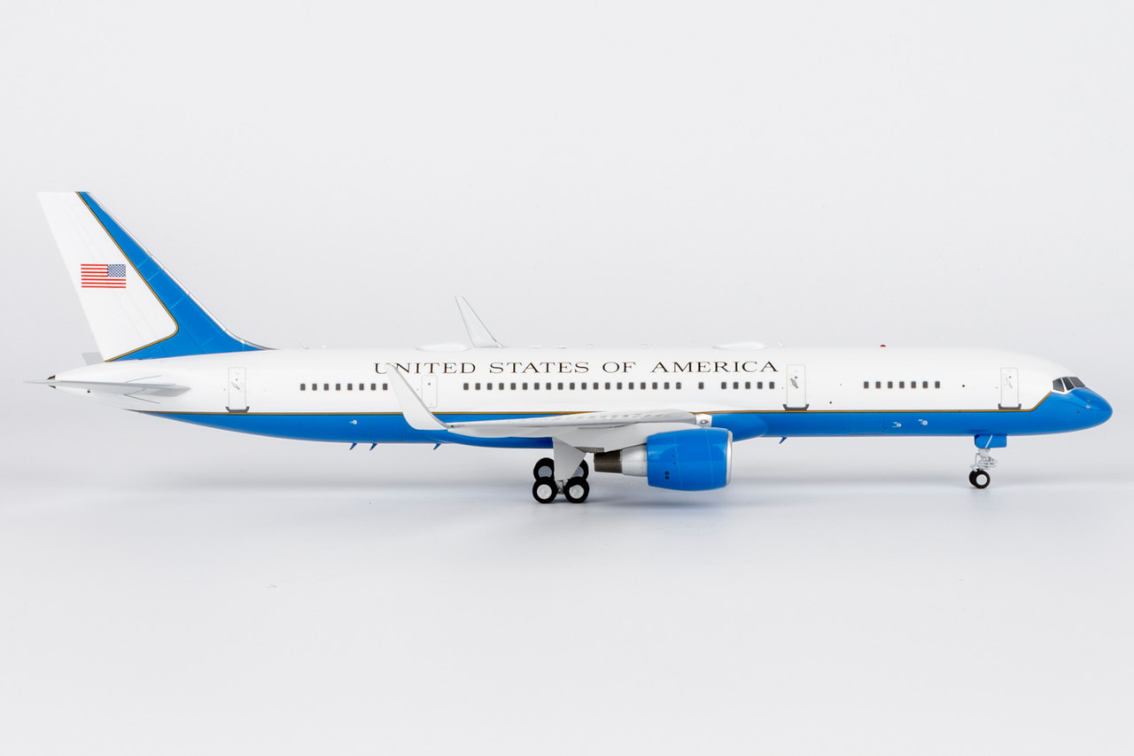 NG Model U.S. Air Force C-32A (757-200) 98-0001 42041 Scale 1:200