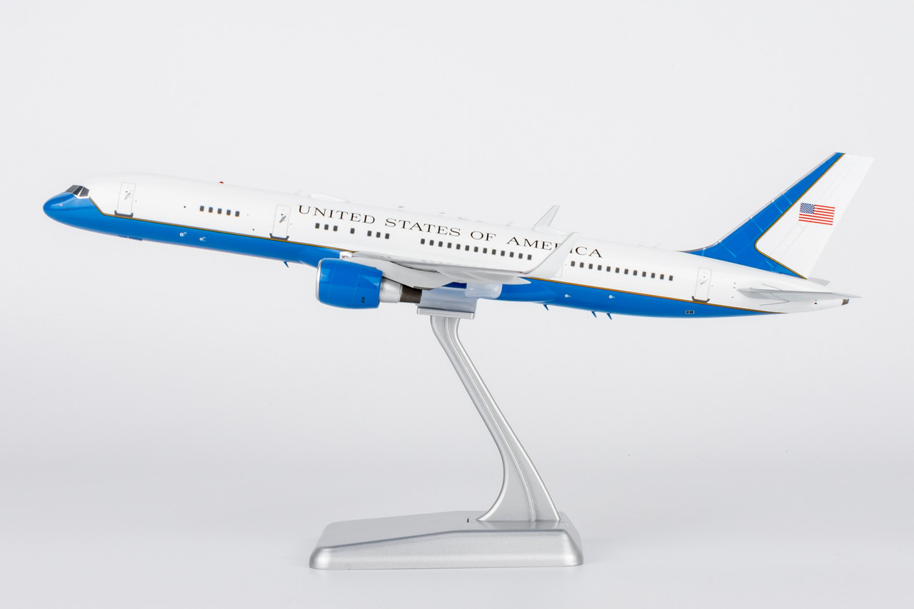 NG Model U.S. Air Force C-32A (757-200) 98-0001 42041 Scale 1:200