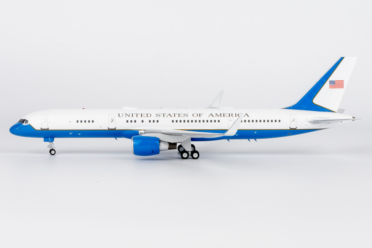 NG Model U.S. Air Force C-32A (757-200) 98-0001 42041 Scale 1:200