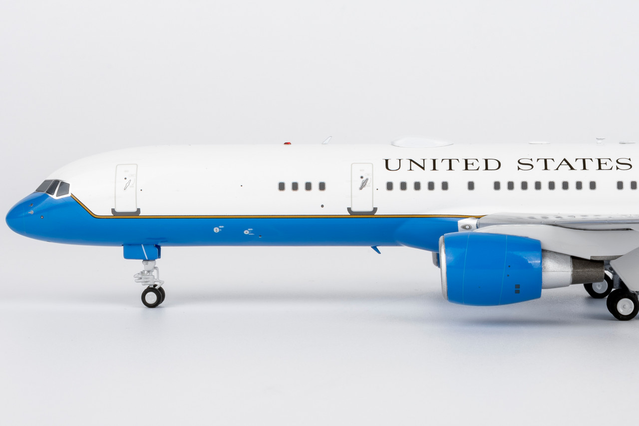 インフライト1/200 C-32A (757-200) アメリカ空軍 NG Model U.S. Air Force C-32A (757-200) 19-0018 42042 Scale 1:200