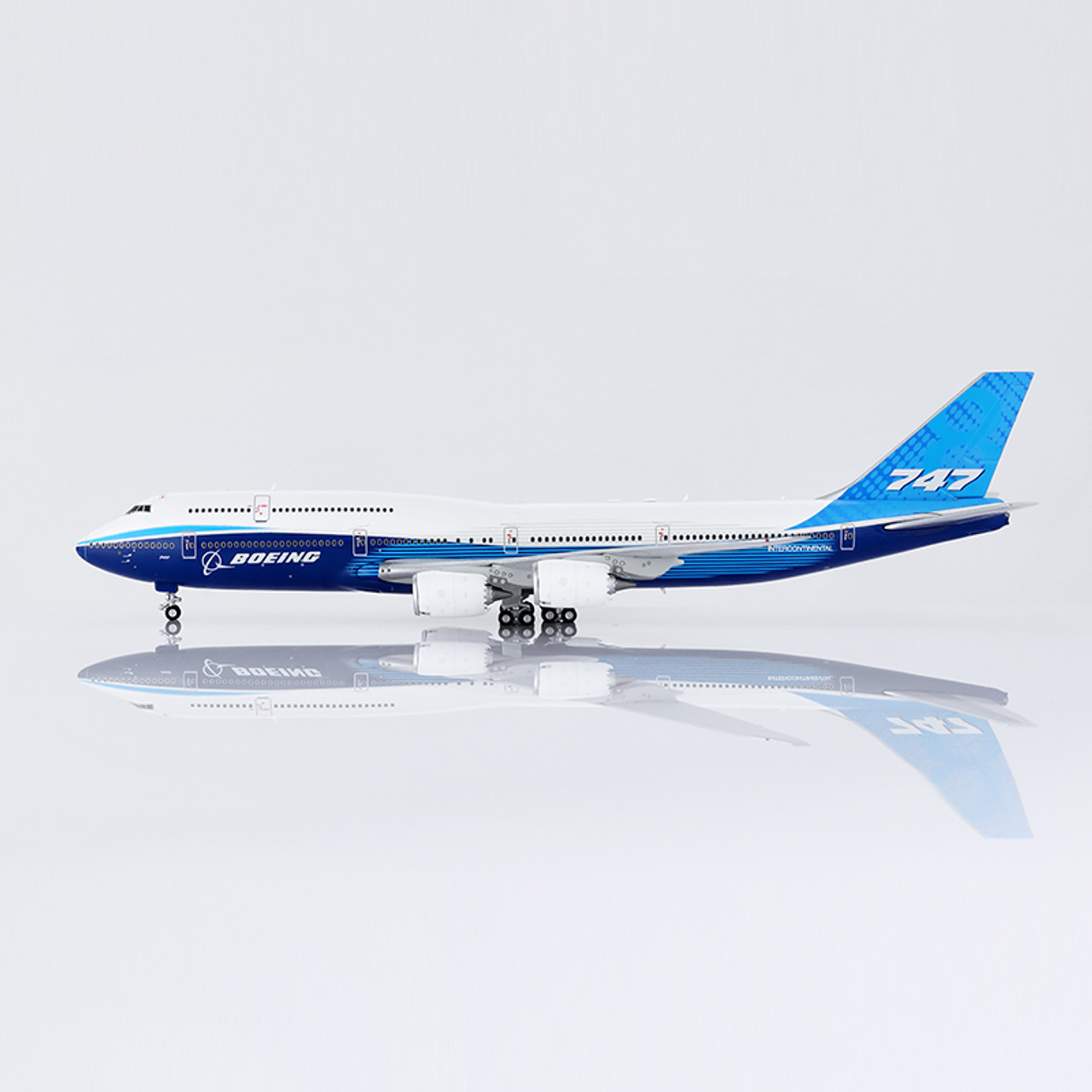HX Models 1:400 ハウスカラー B747-8 HX Models Boeing Company B747-8 Blue 