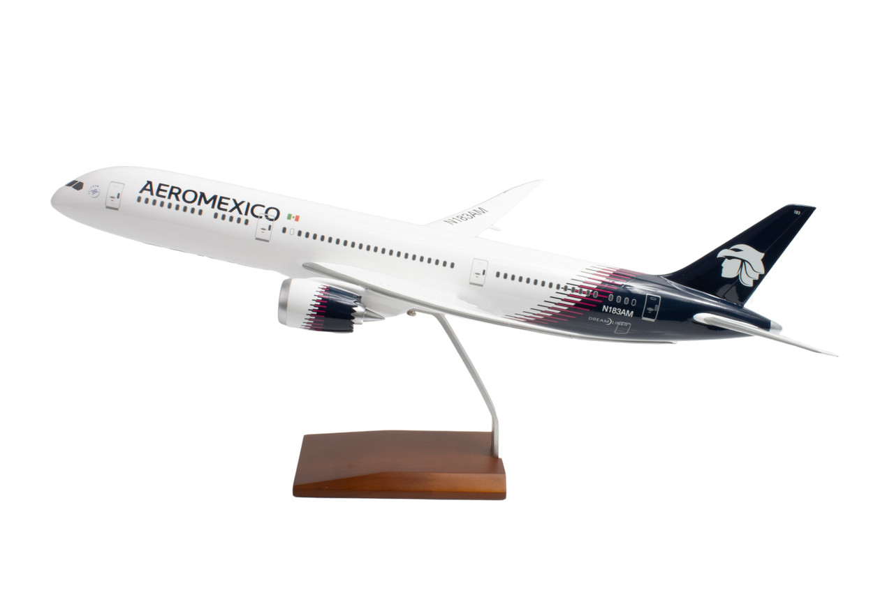 お値下げ！EVA AIR Boeing 787-9 スケール1:200 EVA AIR Boeing 787-9 スケール1:200