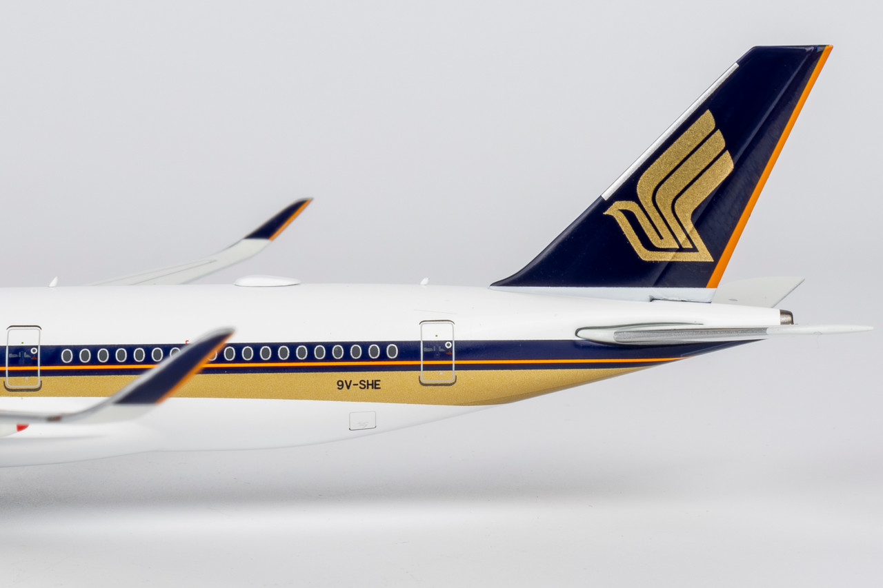NG Models Singapore Airlines A350-900 Reg: 9V-SHE 39122 Scale 1:400