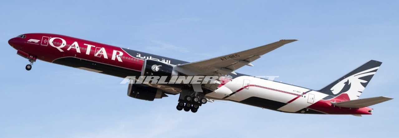 JC Wings Qatar Airways Boeing 777-300ER 