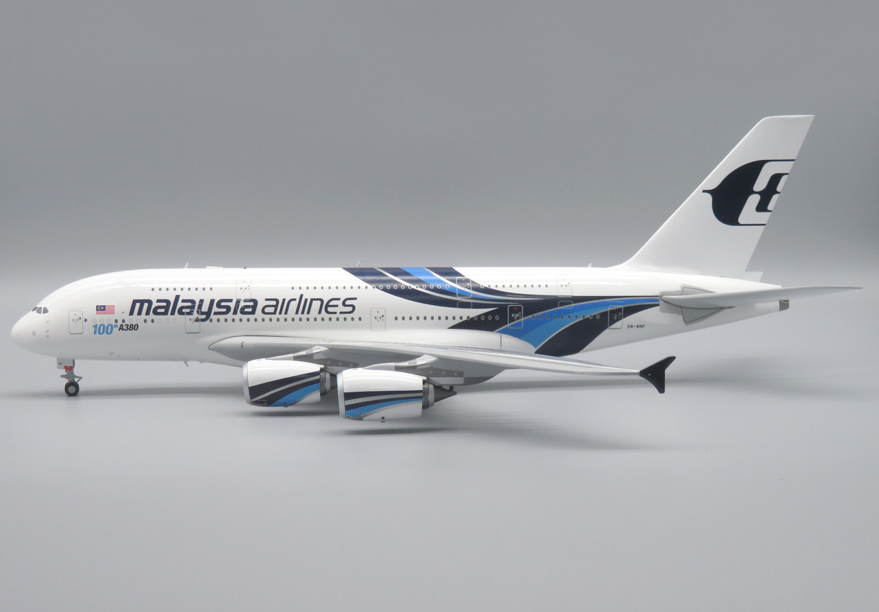 Apollo Malaysia Airlines A380 100th Reg: 9M-MNF A242012 Scale 1:200