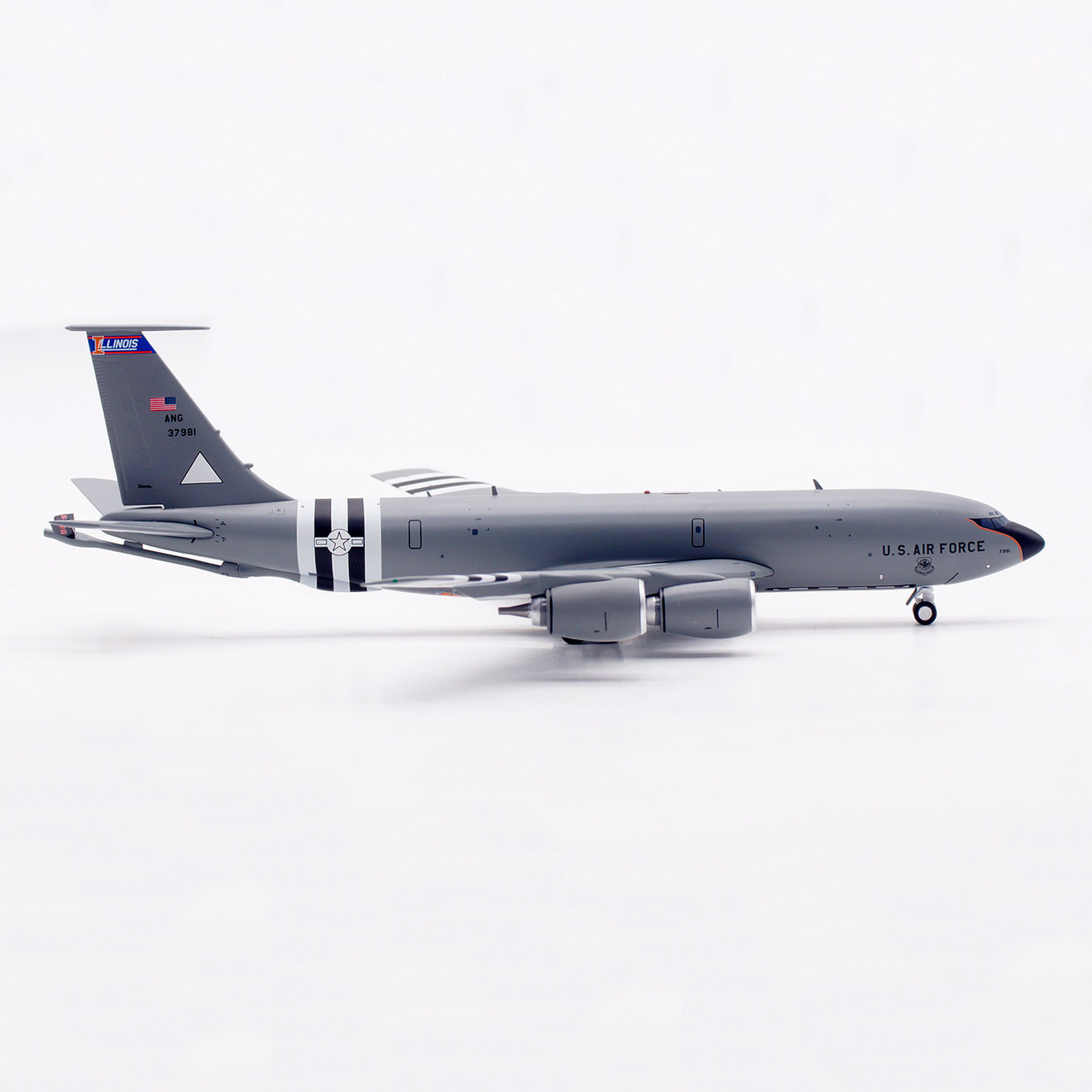 InFlight200 USAF KC-135R 63-7981 with stand IF135USA7981 Scale 1:200