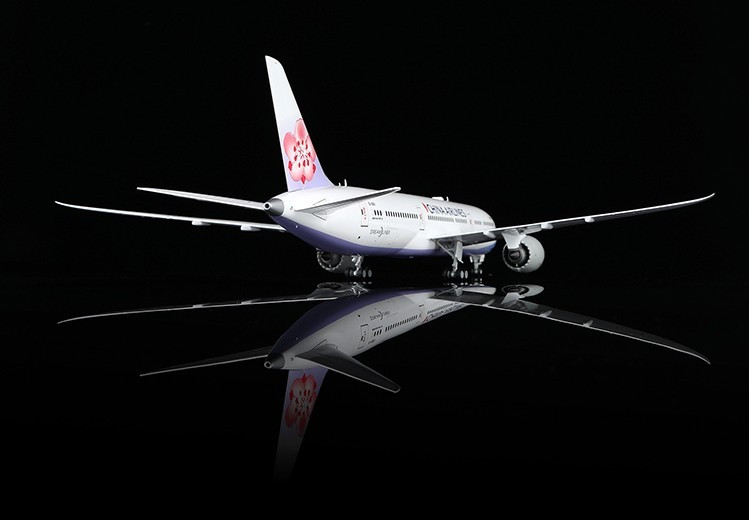 SQ Wings China Airlines B787-9 Reg: B-18811 L2292 Scale 1:200