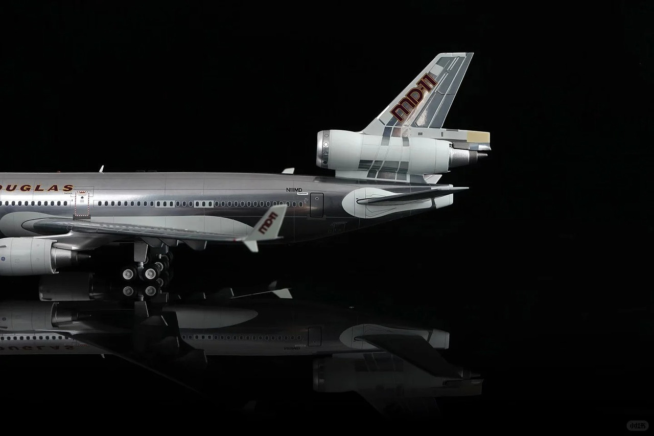 SQ Wings McDonnell Douglas MD-11 Reg: N111MD L2105 Scale 1:200
