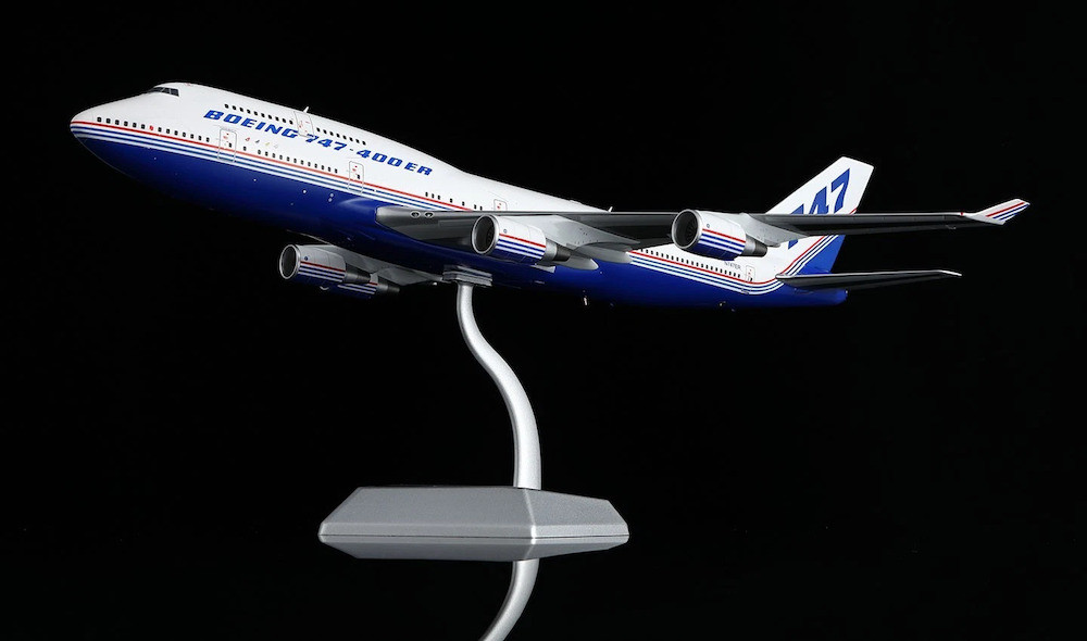 SQ Wings Boeing Company B747-400 Reg: N747ER L2101 Scale 1:200