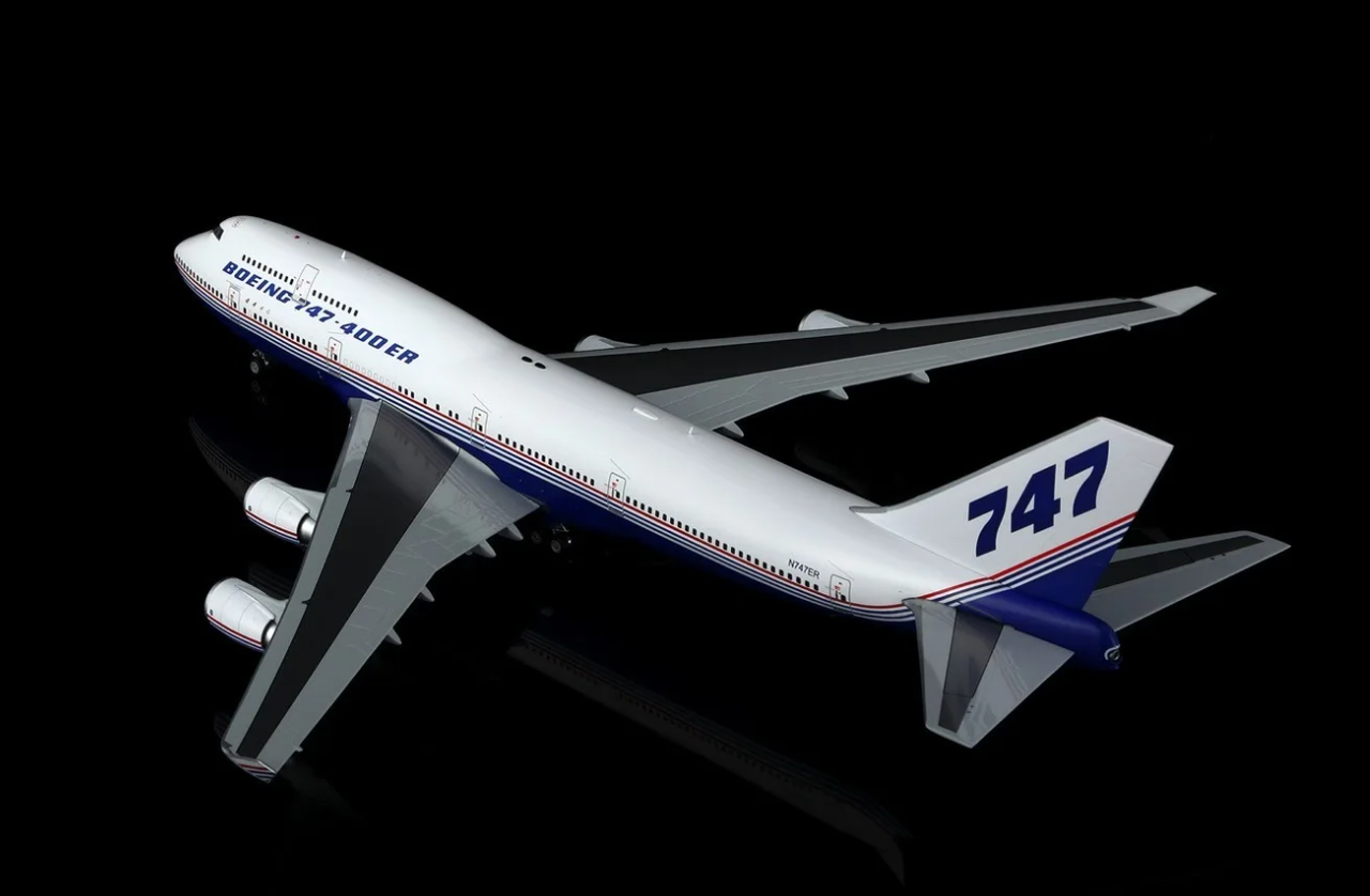 SQ Wings Boeing Company B747-400 Reg: N747ER L2101 Scale 1:200