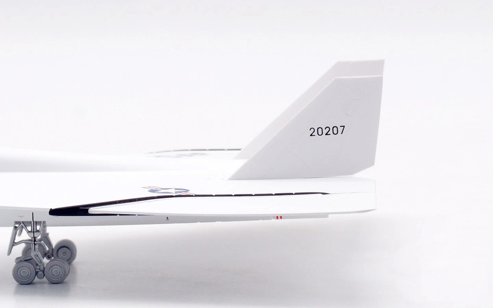 SQ Wings U.S.AIR FORCE XB-70 Reg: 20207 L2139 Scale 1:200