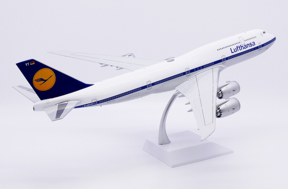 JC Wings Lufthansa Boeing 747-8 