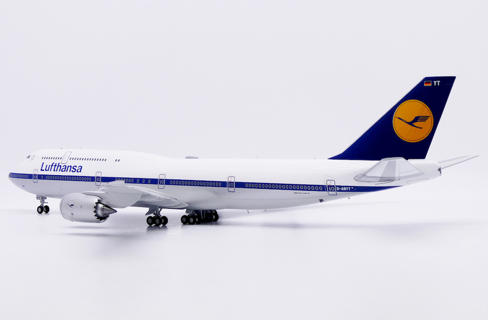 JC Wings Lufthansa Boeing 747-8 