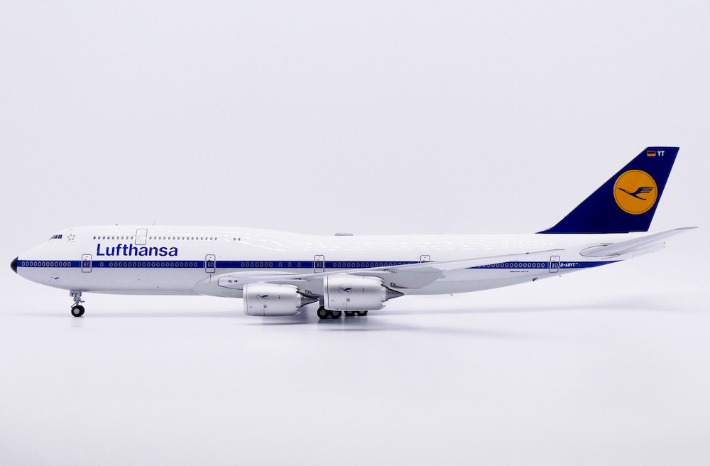 JC Wings Lufthansa Boeing 747-8 