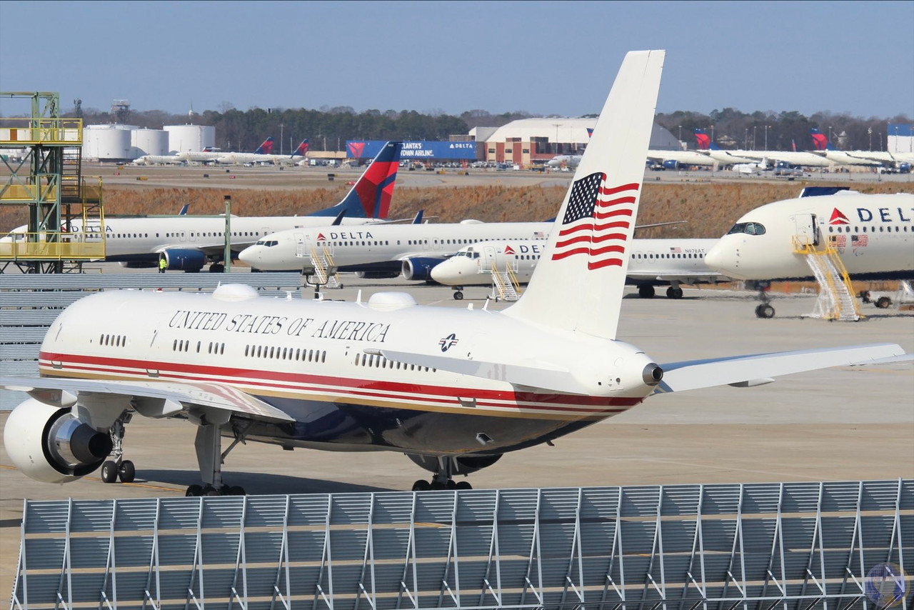 Gemini200 USAF C-32A Reg: 99-0003 G2AFO1538 Scale 1:200