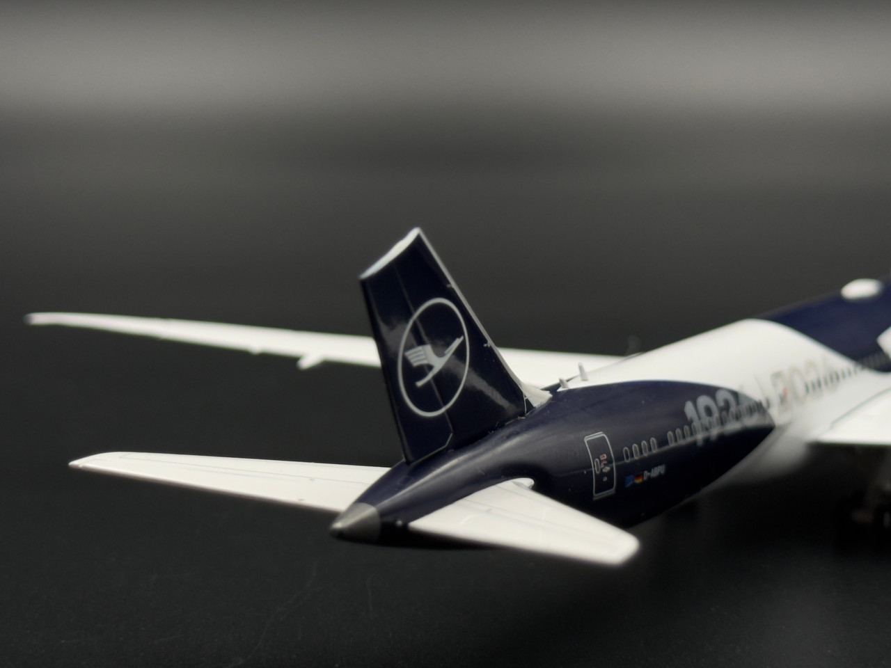GeminiJets Lufthansa B787-9 D-ABPU 