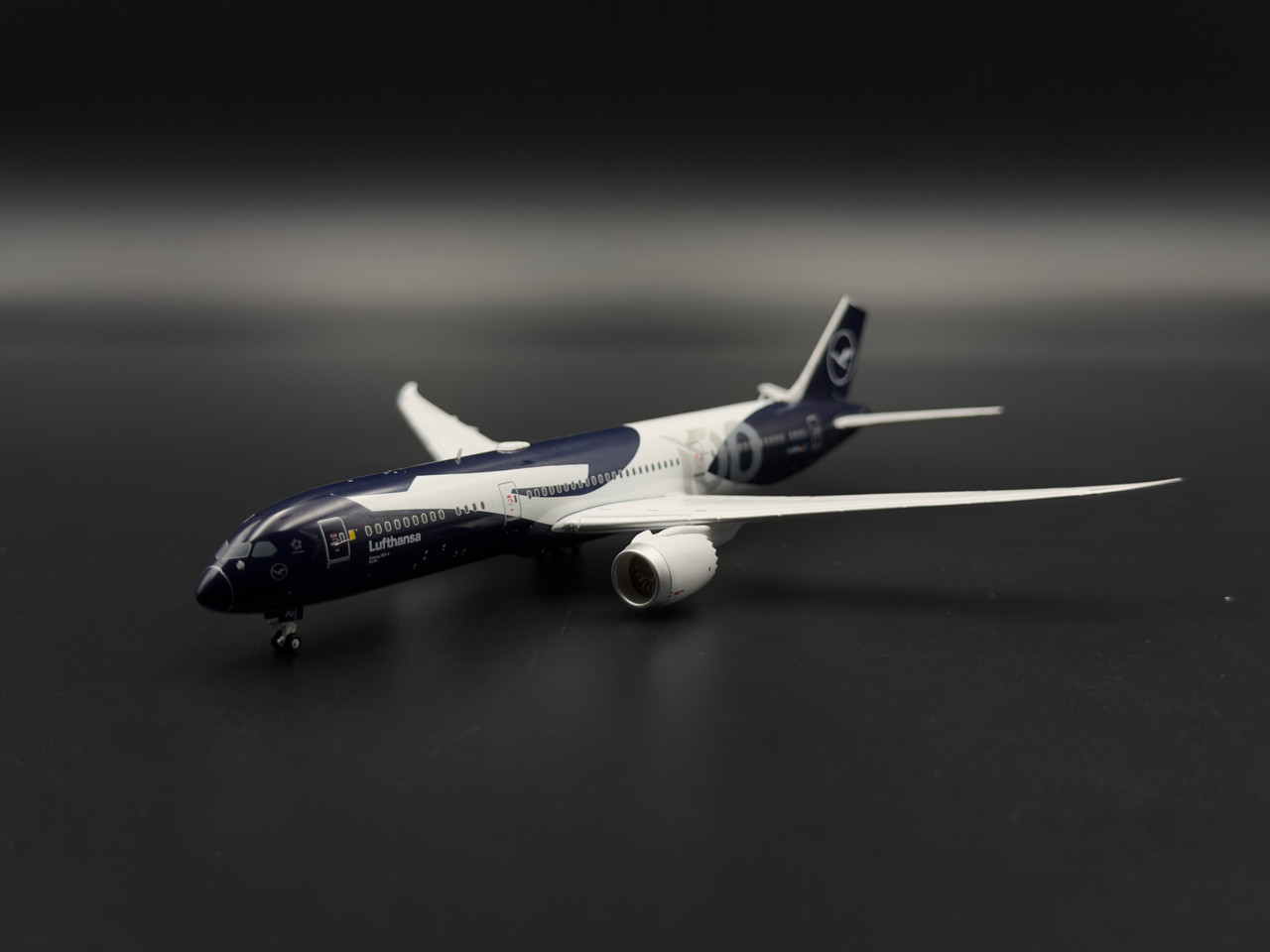 GeminiJets Lufthansa B787-9 D-ABPU 