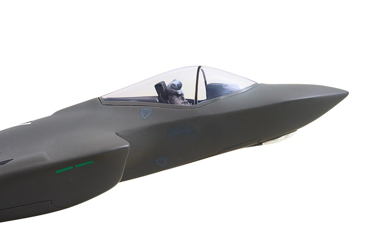 F-35A Lightning II 1:48 Scale Model – EXB40748 | Diecast Airplane