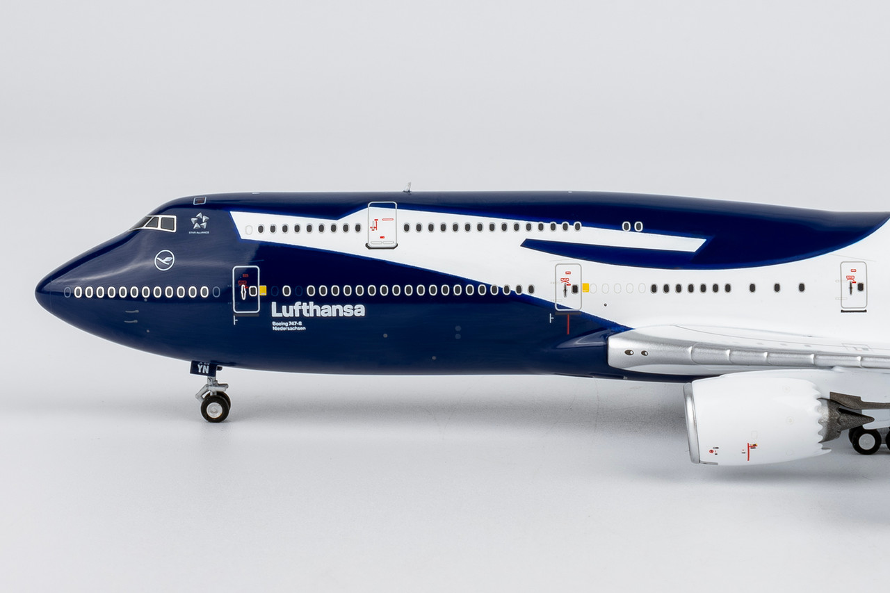 【激レア！70cm】英国航空 B747-400 1/100大型模型 G-BNLC 激レア！70cm】英国航空 B747-400 1/100大型模型 G-BNLC NG Models