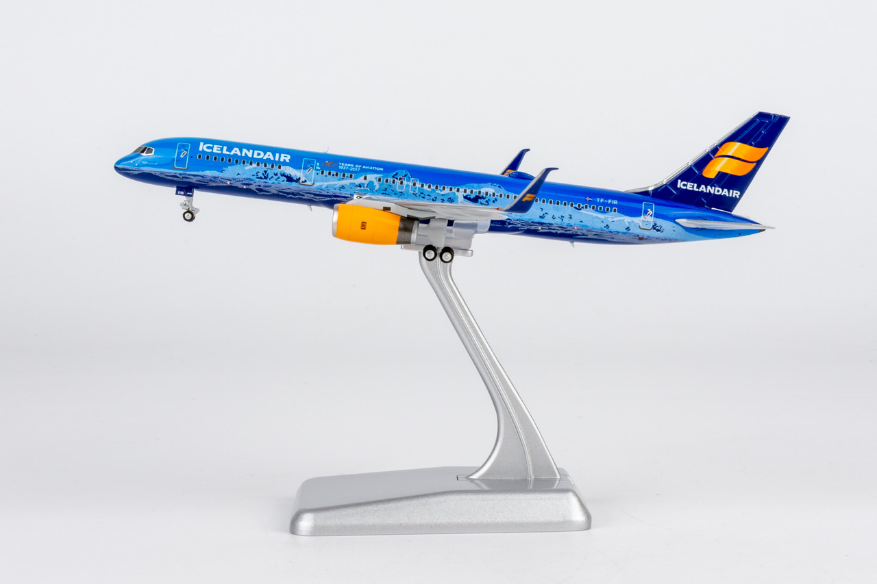 NG Model Ultimate Icelandair Boeing 757-200 Reg: TF-FIR