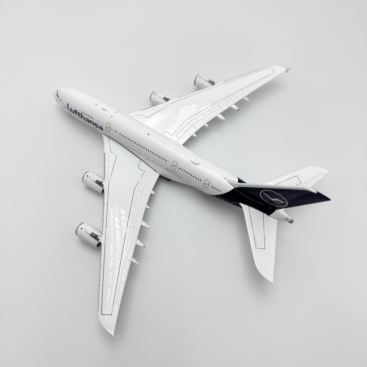 Lufthansa A380 New Livery Reg: D-AIMB YY38001 Scale 1:400