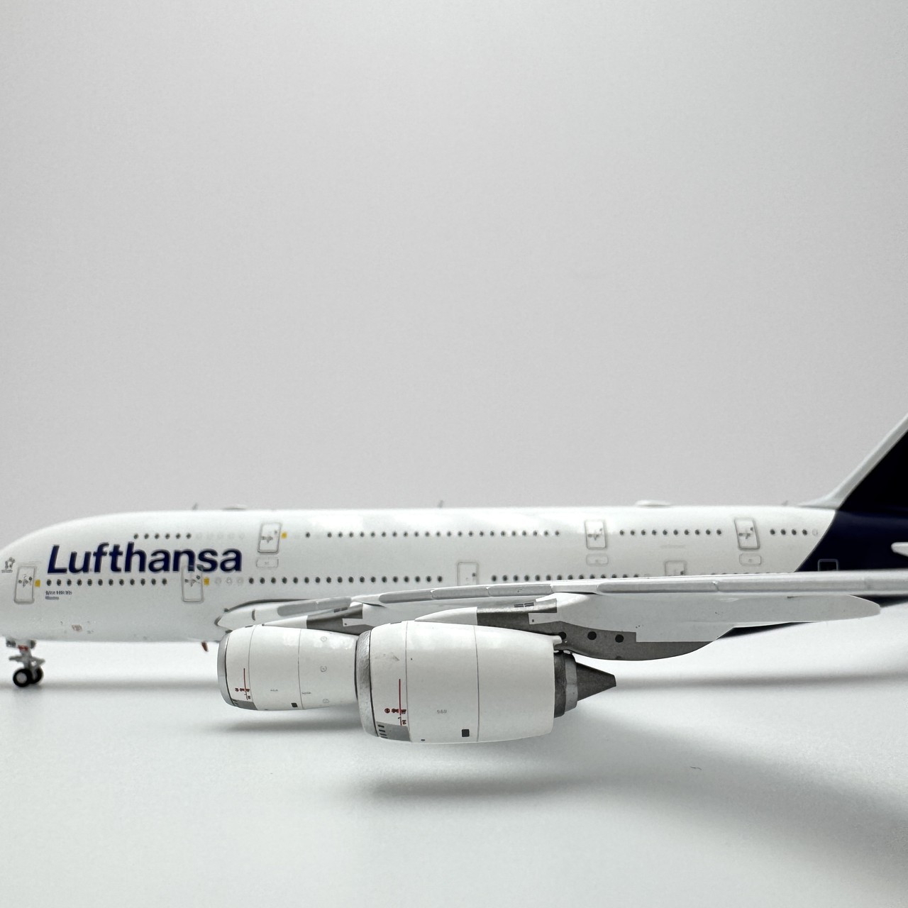模型・プラモデル ルフトハンザ航空 A380 D-AIMB 1:400