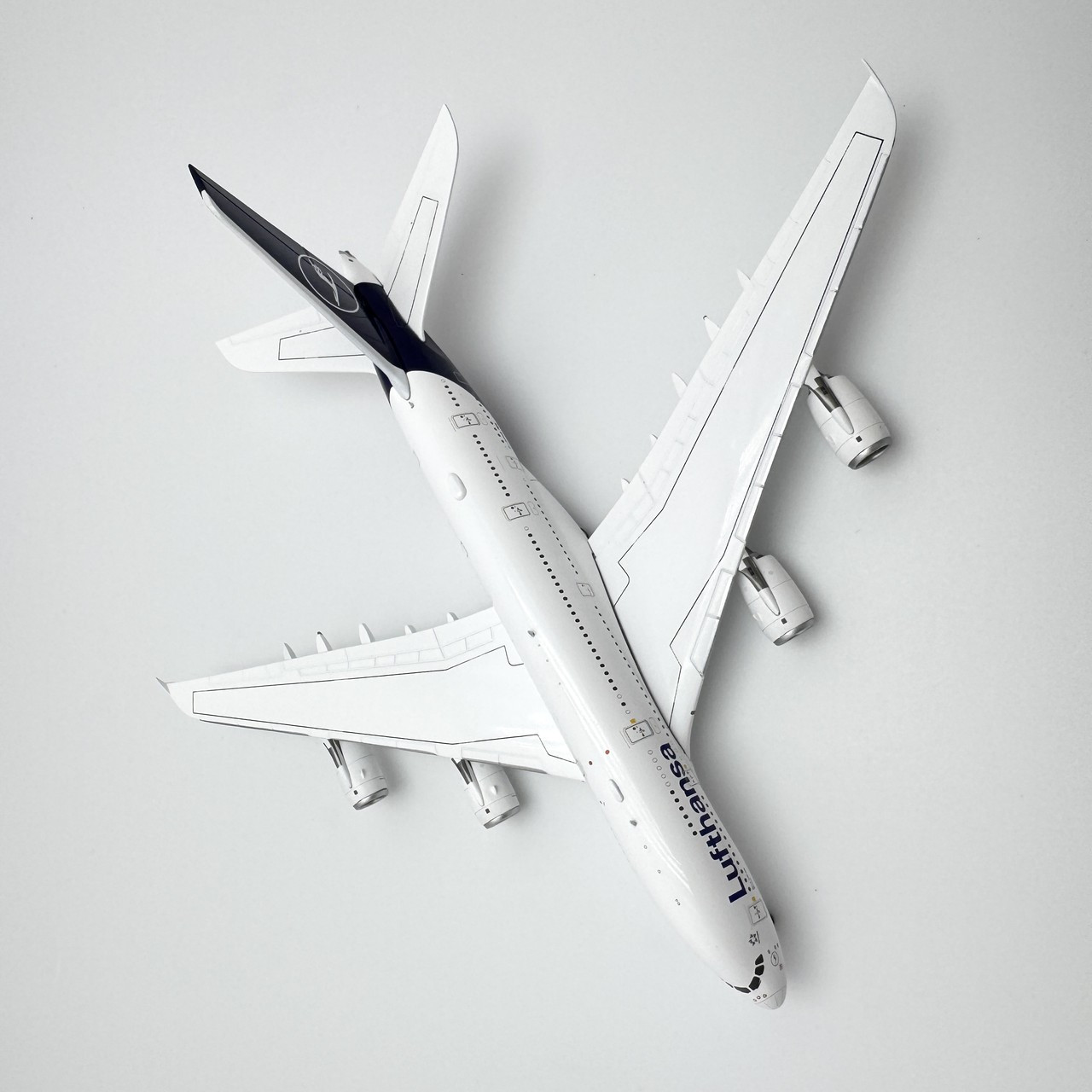 Lufthansa A380 New Livery Reg: D-AIMB YY38001 Scale 1:400