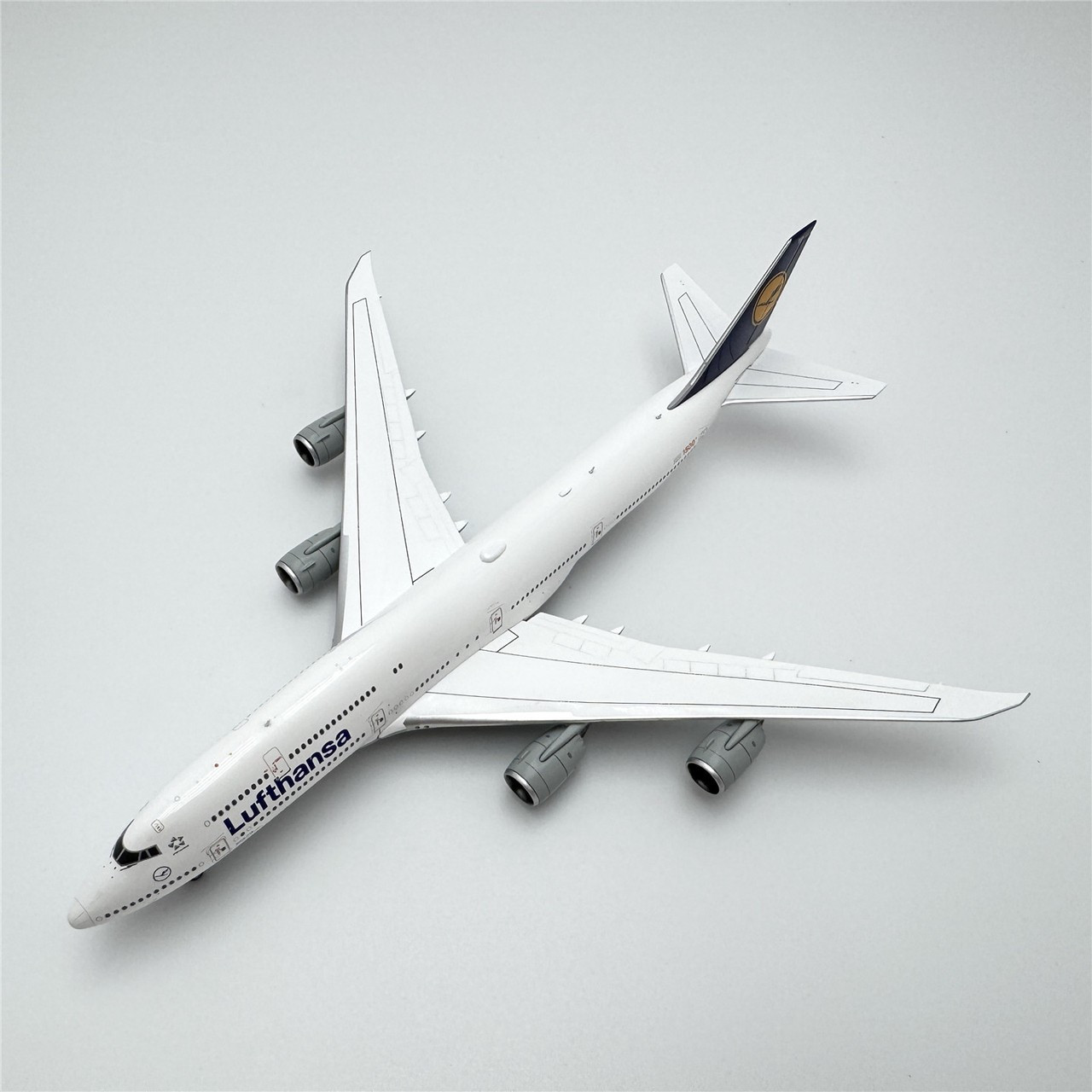 Lufthansa Boeing 747-8 Reg: D-ABYP YY74807 Scale 1:400