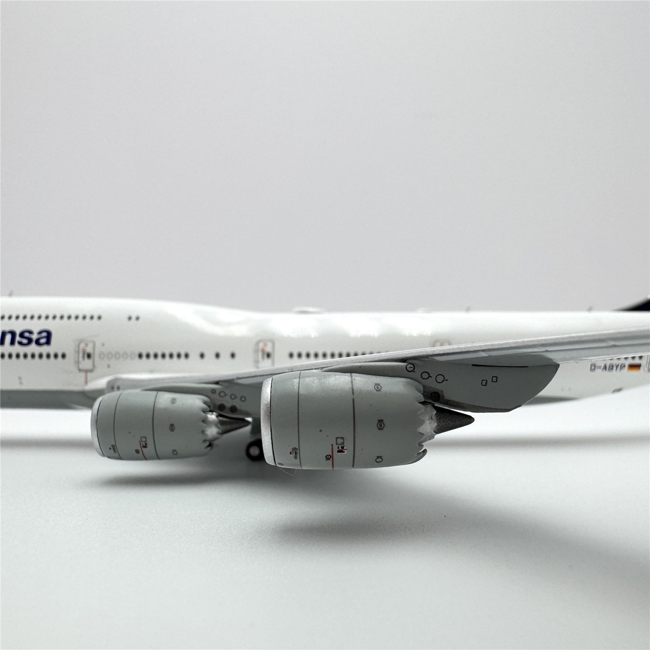 航空機・ヘリコプター Lufthansa Boeing 747-8 1/400 D-ABYP Lufthansa Boeing 747-8 Reg: D-ABYP YY74807 Scale 1:400