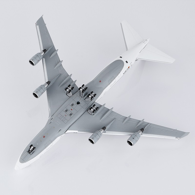 Lufthansa Boeing 747-400 Reg: D-ABTA YY74411 Scale 1:400
