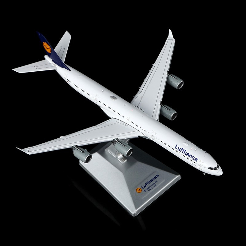 Lufthansa A340-600 Reg: D-AIHZ 