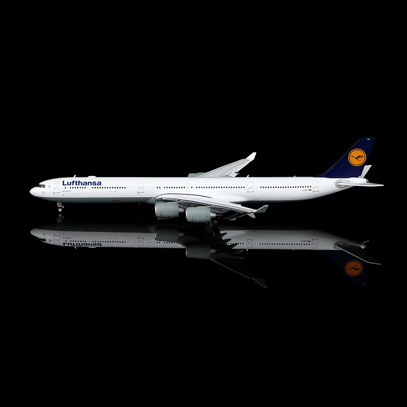 Lufthansa A340-600 Reg: D-AIHZ 