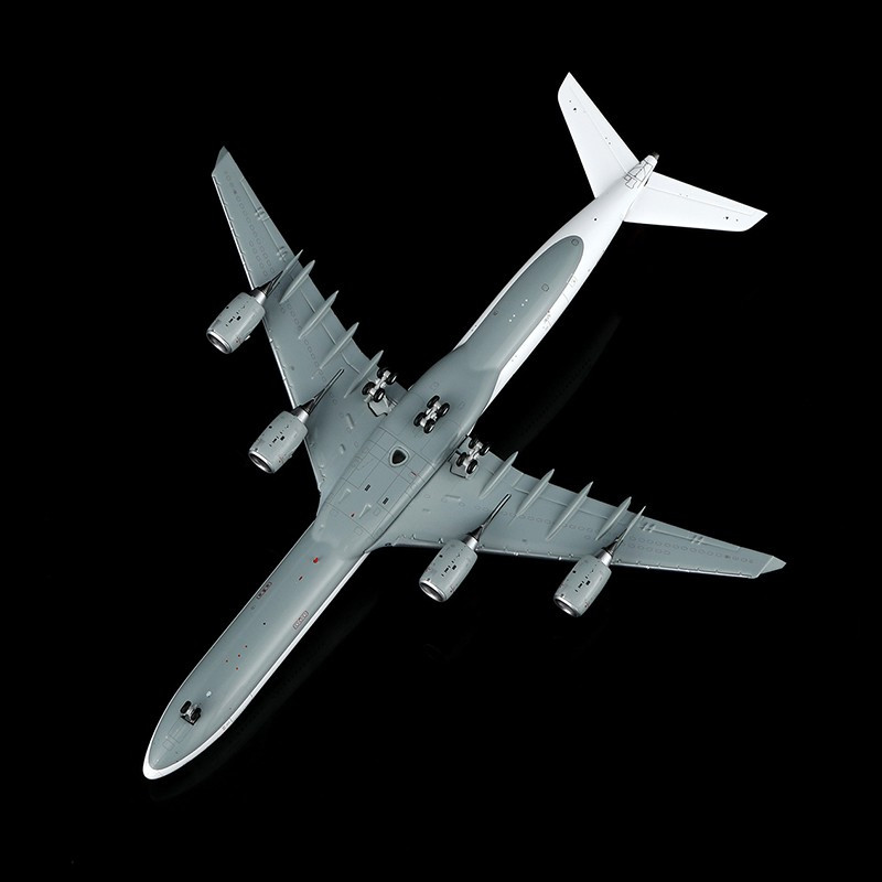 Lufthansa A340-600 Reg: D-AIHZ YY34615 Scale 1:400