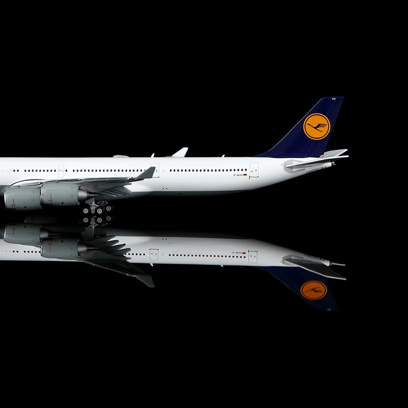 Lufthansa A340-600 Reg: D-AIHX 