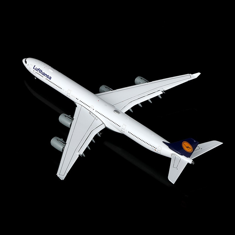 Lufthansa A340-600 Reg: D-AIHX 