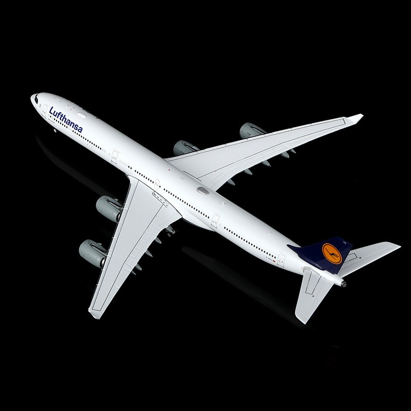 Lufthansa A340-600 Reg: D-AIHX YY34625 Scale 1:400