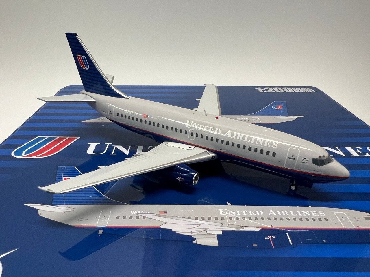 Jet-X United Airlines B737-200 Reg: N980UA JX024-2-021 Scale 1:200