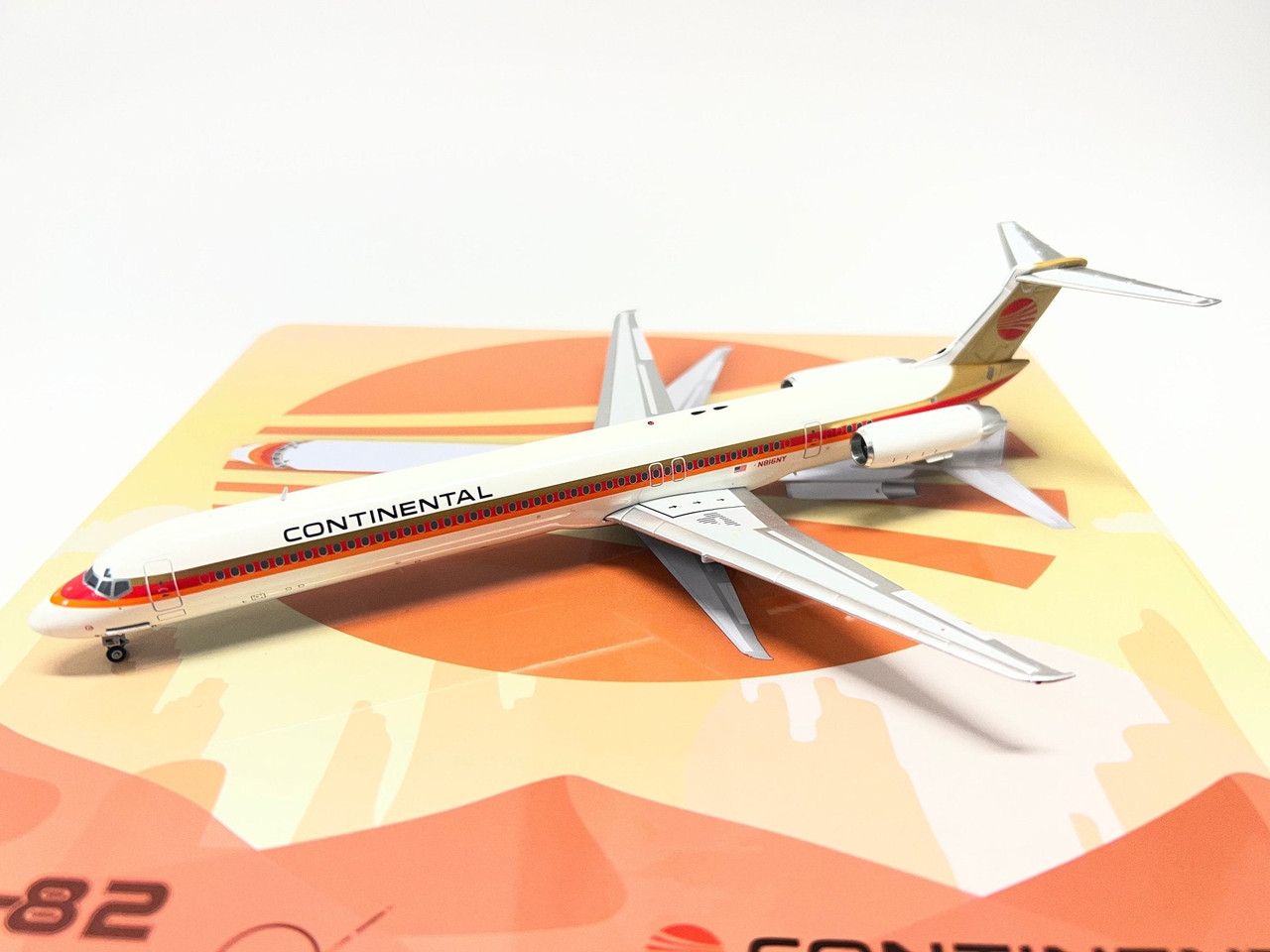 Jet-X Continental MD-82 Polished Reg: N816NY JX024-2-003 Scale 1:200