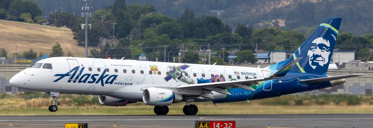 アラスカ航空　エンブラエルE175 1/400 JC Wings Alaska Airlines Embraer E175 Reg: N659QX SA4135 1:400