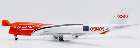 JC Wings TNT Boeing 747-400F 