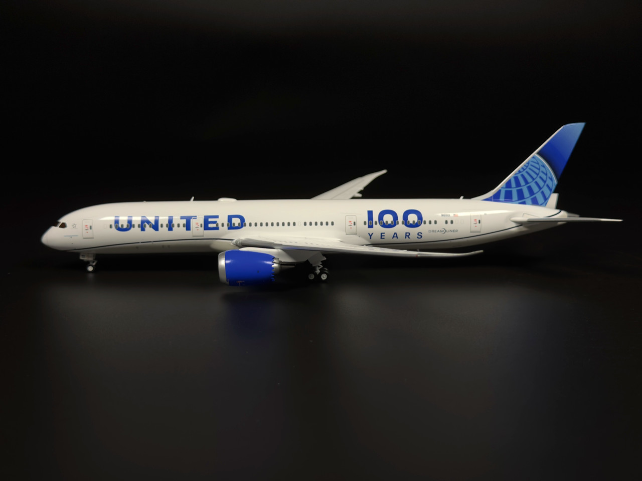 Gemini200 United Airlines Boeing 787-9 