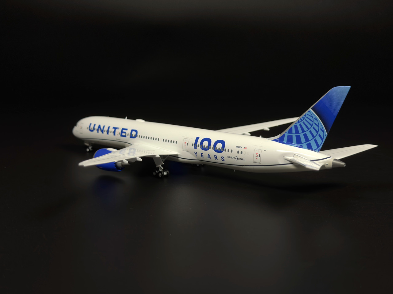 Gemini200 United Airlines Boeing 787-9 