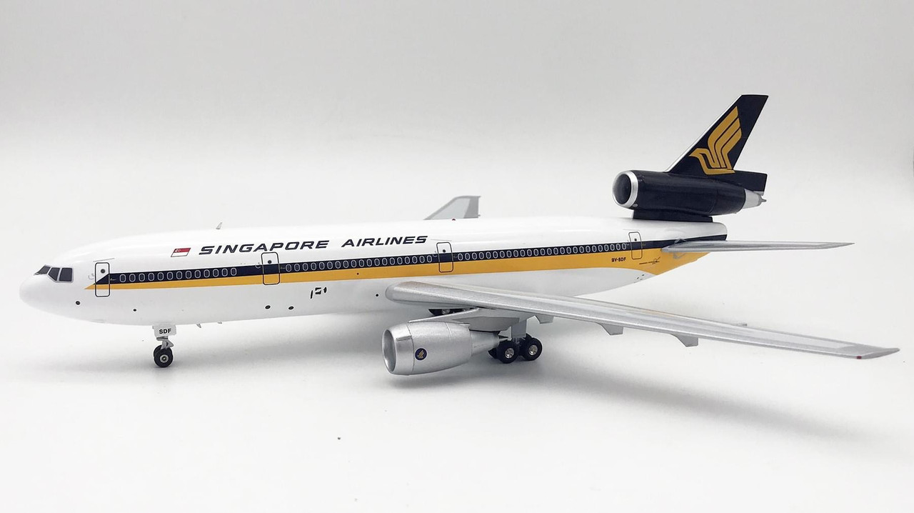 JFox Singapore Airlines DC-10-30 9V-SDF WB-DC10-3-008 1:200