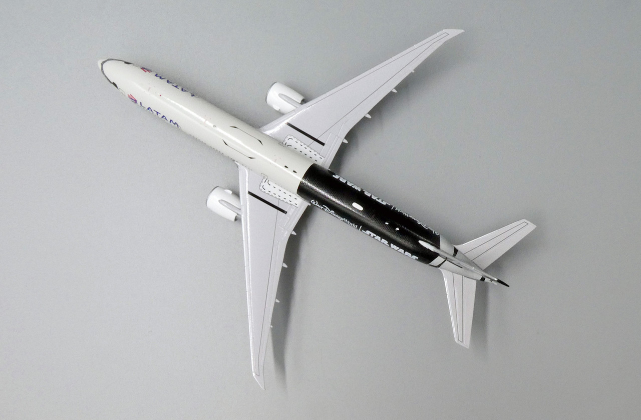 JC Wings LATAM B777-300ER 