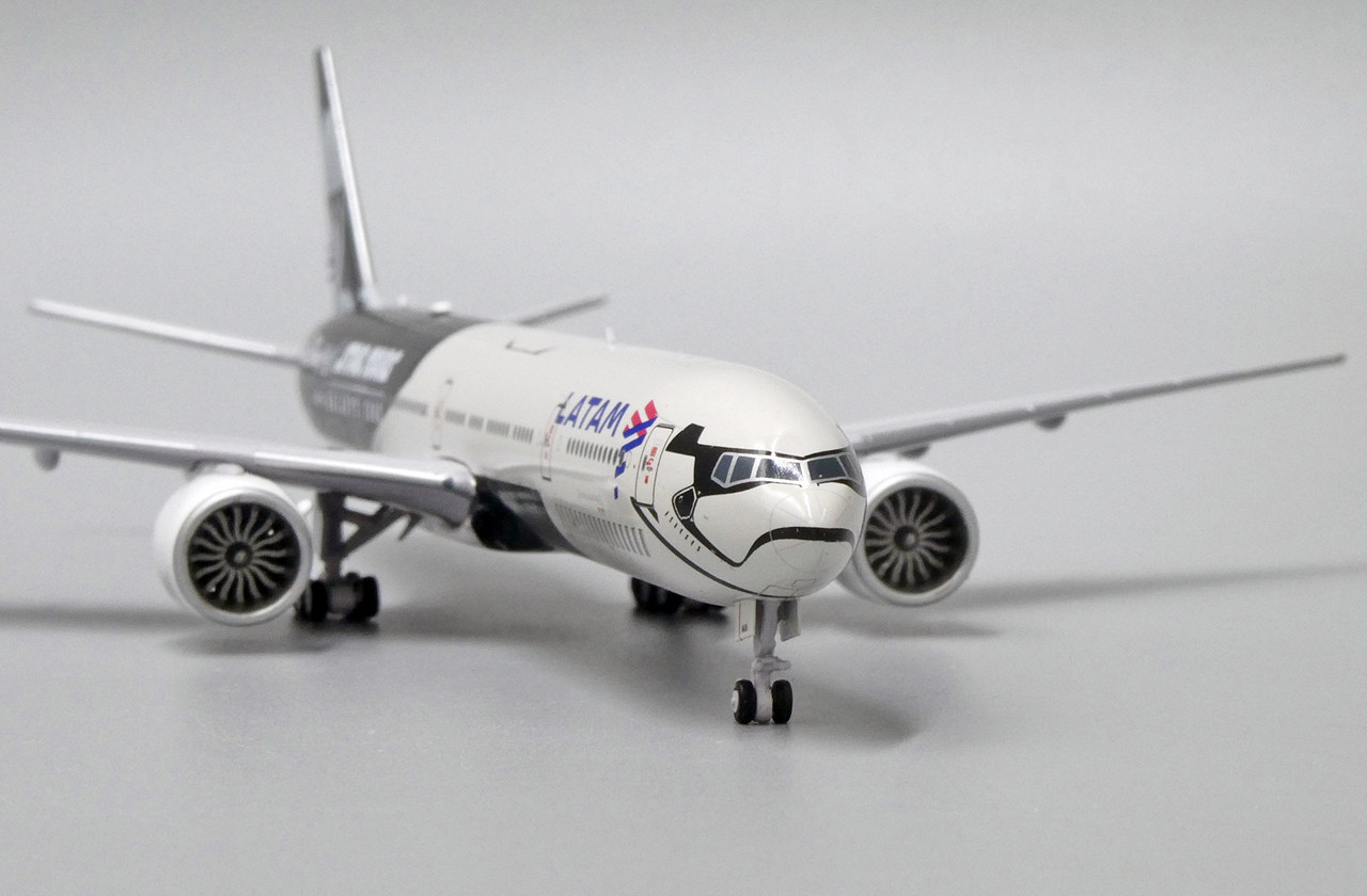 JC Wings LATAM B777-300ER 