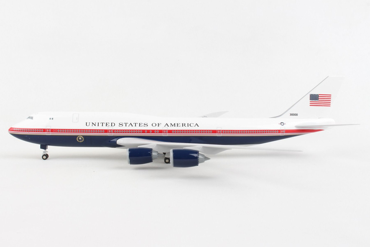 Boeing VC-32A 1/200 モデルプレーン GJAFO2220_8685fa71-c592-4cb5-